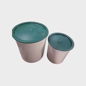 Lot‎ of 2 tupperware canisters